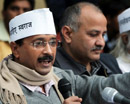 New Delhi: Chaos at first ’Janta Darbar’-Kejriwal leaves meeting mid-way