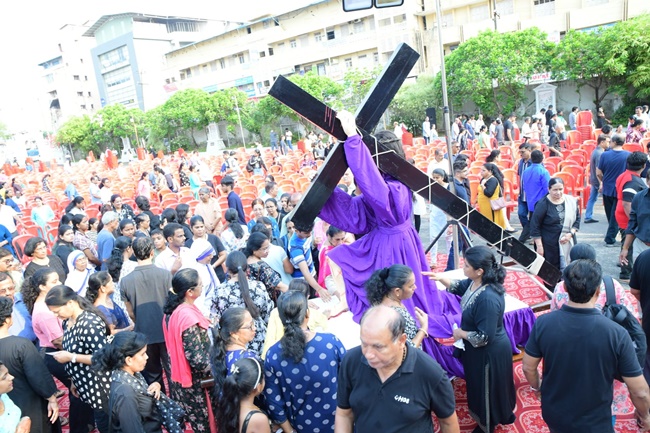Good Friday’s Solemn Way of the Cross Observed in Milagres Church, Mangalore