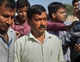 Slapgate: Kejriwal visits auto driver’s home, ’forgives’ him