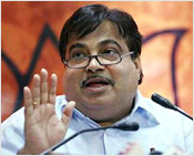 Senior leader approached me to topple UPA govt: Gadkari