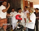 Mangalore: J R Lobo solicits for Votes in different Localities
