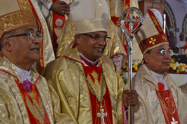 Mangalore: Dr. Peter Paul Saldanha Installed as the Bishop of Mangalore following Solemn Episcopal Ordination