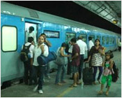 Cops throw old couple off moving Shatabdi Exp, woman dies