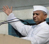 Anna takes a U-turn, gives clean chit to PM