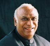 Kharge made Railways Minister, eight inducted as Ministers