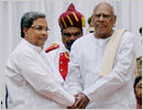 Bangalore: Rosaiah sworn in as Karnataka Governor