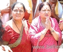 Kundapur: Kokila Behen, Mother of Anil & Mukesh Ambani Pays Obeisance to Goddess Mookambike at Kollu