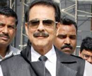 Black Ink attack on Subrata Roy outside the SC; Lawyer from Gwalior detained
