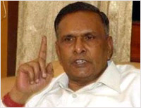 Beni Prasad Verma says Mulayam has links with terrorists, SP demands his sacking