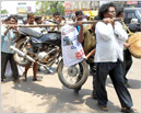 Udupi: Nagarika Samiti conducts unique protest