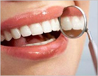 How to whiten your teeth naturally How to whiten your teeth naturally