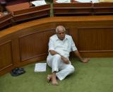 Yeddyurappa calls off night-long dharna in Assembly