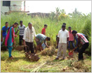 NSS units clean compound of Community Health Center, Shirva