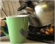 Drink tea to shed extra kilos Drink tea to shed extra kilos