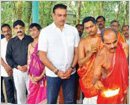 Karkal: Cricketer Ravi Shastry Visits Vishnumurti temple