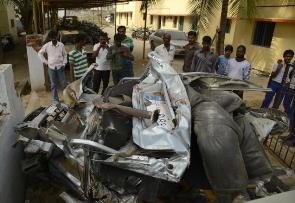 Three die, 2 hurt in Mysore Road car crash in Mysoor