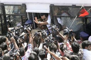 DMK protest: Stalin, Kanimozhi court arrest