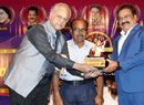 Playback singer Shailendra Singh honored by Dr. R.K Shetty on the occasion of Dr. K.J Yesudas’ 84th 